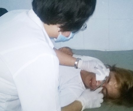 Đi cúng thanh minh, một thanh niên bị đâm trọng thương - 1 Anh Trung đang được điều trị tại BVĐK tỉnh Sóc Trăng.