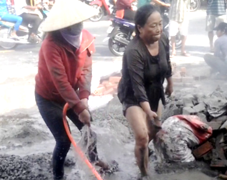 38 lần phá nhà người khác: Đã khởi tố nhưng bắt giữ phải chờ chỉ đạo từ Tỉnh ủy - 1 38 lần phá nhà người khác: Đã khởi tố nhưng bắt giữ phải chờ chỉ đạo từ Tỉnh ủy