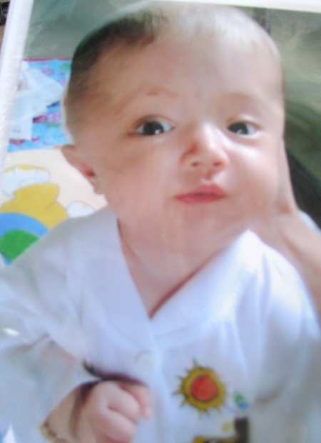 Bé Nguyễn Hoàng Kim Yến mới sinh bụ bẫm đáng yêu...