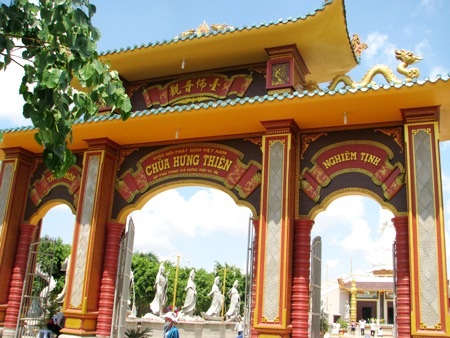 Chùa Hưng Thiện...