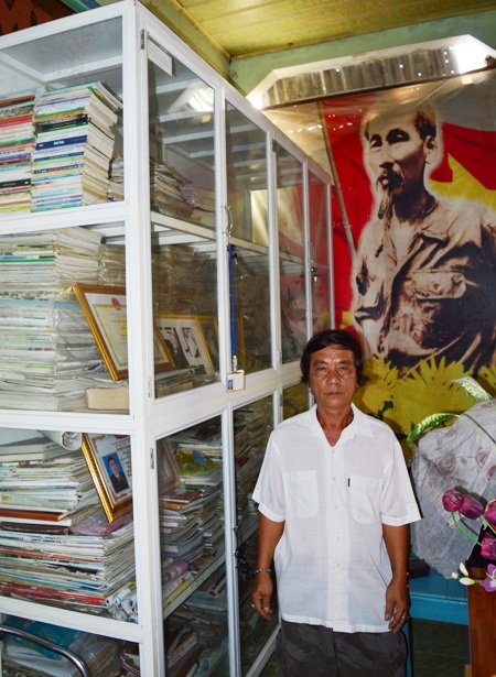 Hàng ngàn bài viết về Bác được anh Nhung sưu tầm.