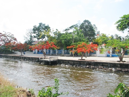 Toàn cảnh phía trước Phủ thờ Bác Hồ ở xã Trí Lực, huyện Thới Bình, tỉnh Cà Mau.