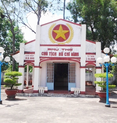 Phủ thờ Bác Hồ.