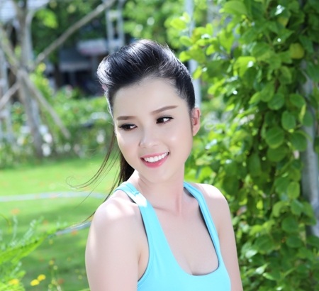 Hoa khôi Huỳnh Thúy Vi khỏe khoắn tập yoga - 10 Hoa khôi Huỳnh Thúy Vi ngày càng xinh đẹp sau khi giành ngôi vị Hoa khôi HSSV Cần Thơ 2014.