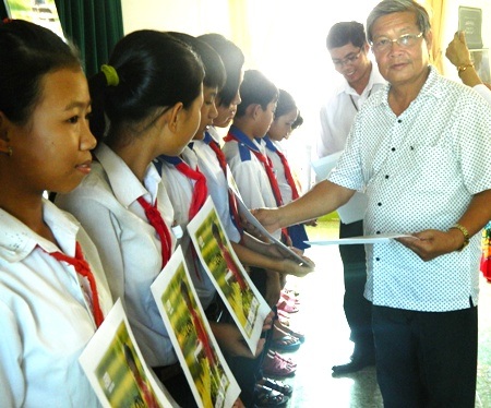 Hội Khuyến học tỉnh Bạc Liêu sơ kết 6 tháng hoạt động đầu năm 2015.