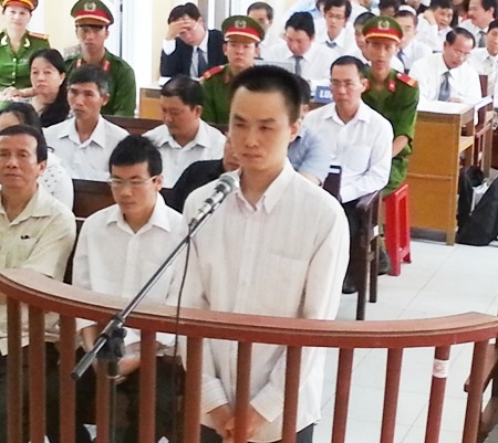 Cho DN vay sai mục đích gần 800 tỷ: Hàng loạt cán bộ ngân hàng hầu tòa - 1 Cho DN vay sai mục đích gần 800 tỷ: Hàng loạt cán bộ ngân hàng hầu tòa