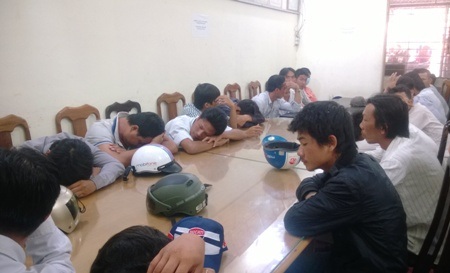 Các đối tượng bị bắt giữ tại cơ quan công an.