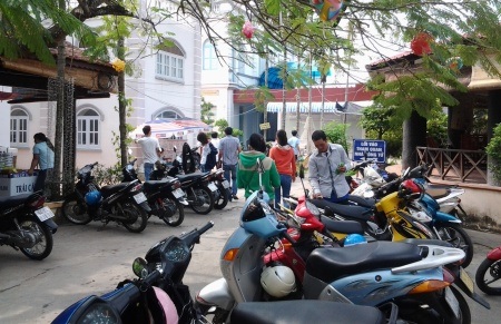 Tiết trời đẹp, nhiều cung bậc cảm xúc trong ngày đầu năm 2015 - 46 Khách từ nhiều tỉnh, thành về Khu nhà Công tử Bạc Liêu.
