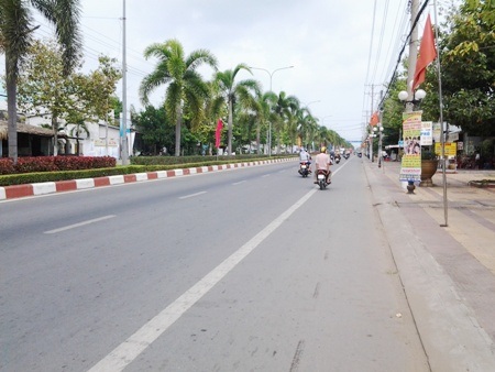 Tiết trời đẹp, nhiều cung bậc cảm xúc trong ngày đầu năm 2015 - 45 Đường phố Bạc Liêu khá vắng lặng trong ngày đầu năm.