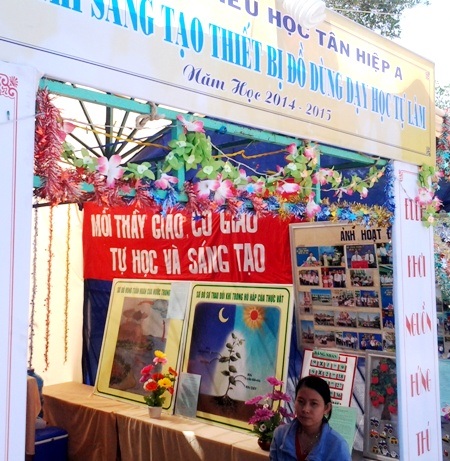 Phong phú đồ dùng sáng tạo dạy học của giáo viên tiểu học - 6 Nhiều trường quan tâm dạy về chủ quyền lãnh thổ, biển đảo Việt Nam.