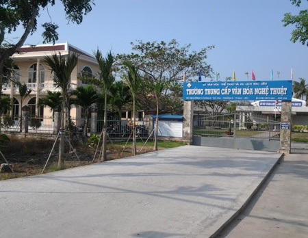 Trường Trung cấp Văn hóa Nghệ thuật Bạc Liêu bị tố nhiều khuất tất trong việc bổ nhiệm cán bộ - 1 Trường Trung cấp Văn hóa - Nghệ thuật Bạc Liêu.