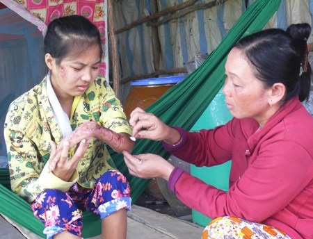 Để cứu lấy cô gái trẻ bất hạnh này, rất cần sự sẻ chia của các tấm lòng hảo tâm.