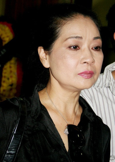 Bạn bè, đồng nghiệp tiễn đưa Hồng Sơn về nơi an nghỉ cuối cùng - 21