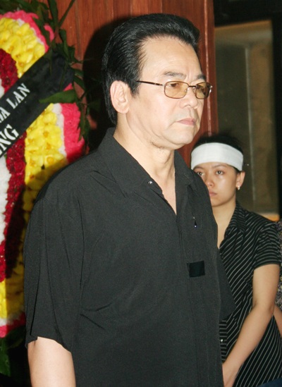 Bạn bè, đồng nghiệp tiễn đưa Hồng Sơn về nơi an nghỉ cuối cùng - 14