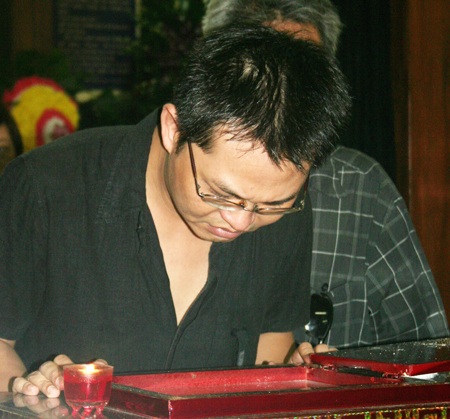 Bạn bè, đồng nghiệp tiễn đưa Hồng Sơn về nơi an nghỉ cuối cùng - 25