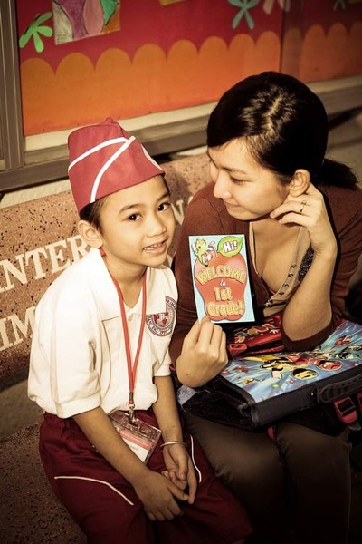 “Sao” Việt bận rộn ngày nghỉ lễ - 4