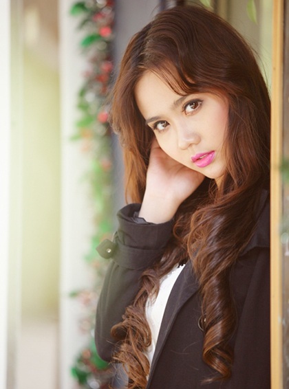 “Sao” Việt bận rộn ngày nghỉ lễ - 1