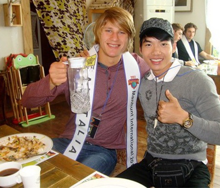 Nam Thành lịch lãm với trang phục Tuxedo - 1