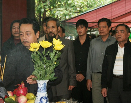 Nghệ sỹ tiễn biệt NSƯT Thu An trong mưa rét - 4