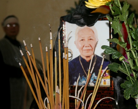 Nghệ sỹ tiễn biệt NSƯT Thu An trong mưa rét - 27