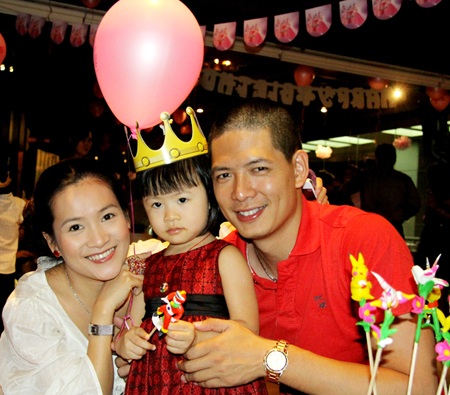 Vợ chồng Bình Minh “tay trong tay” dự sinh nhật con gái Trương Ngọc Ánh - 1 Vợ chồng Bình Minh “tay trong tay” dự sinh nhật con gái Trương Ngọc Ánh - 1
