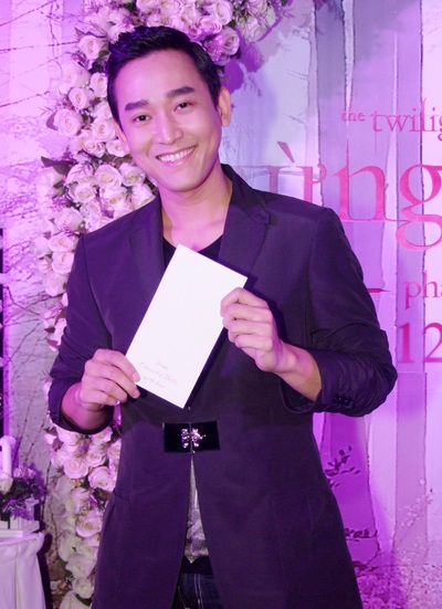 Vợ chồng hoa hậu Thùy Lâm tình tứ  - 13