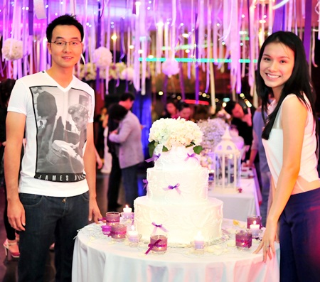 Vợ chồng hoa hậu Thùy Lâm tình tứ  - 6