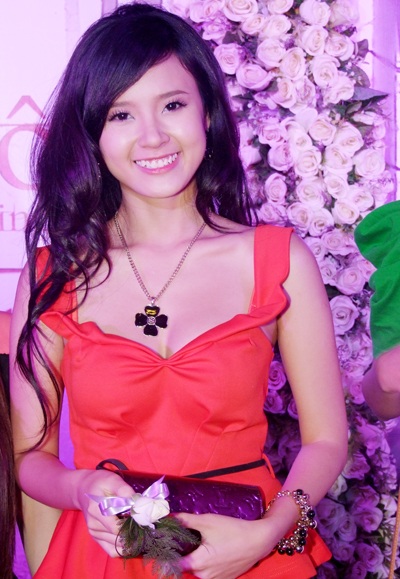 Vợ chồng hoa hậu Thùy Lâm tình tứ  - 8