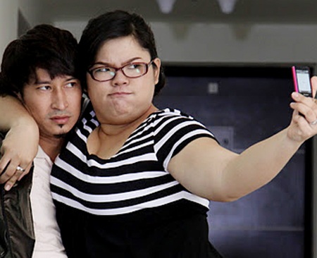 Huy Khánh “méo mặt” vì... mỹ nhân - 4 Huy Khánh “méo mặt” vì... mỹ nhân - 4