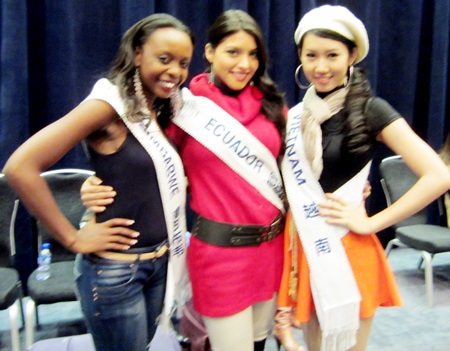 Lê Huỳnh Thúy Ngân thân thiết với người đẹp Trung Quốc - 7