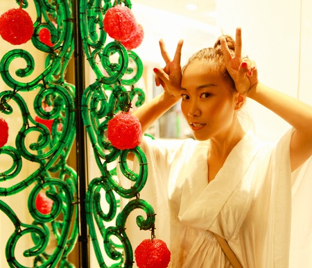 Đoan Trang đón Giáng sinh sớm tại Manila - 2 Đoan Trang đón Giáng sinh sớm tại Manila - 2