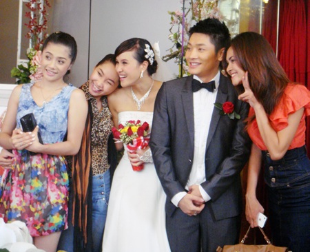 “Chân dài” Phương Mai xinh đẹp trong ngày cưới - 1 “Chân dài” Phương Mai xinh đẹp trong ngày cưới - 1