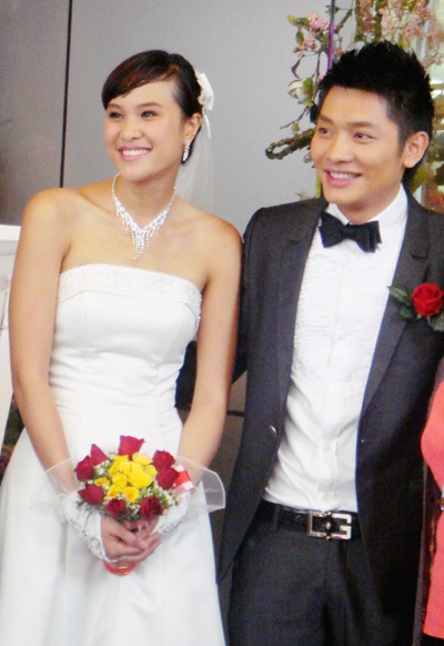 “Chân dài” Phương Mai xinh đẹp trong ngày cưới - 2 “Chân dài” Phương Mai xinh đẹp trong ngày cưới - 2