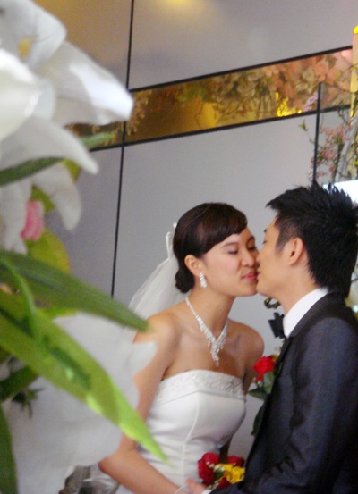 “Chân dài” Phương Mai xinh đẹp trong ngày cưới - 6 “Chân dài” Phương Mai xinh đẹp trong ngày cưới - 6