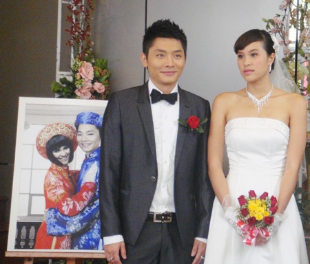 “Chân dài” Phương Mai xinh đẹp trong ngày cưới - 8 “Chân dài” Phương Mai xinh đẹp trong ngày cưới - 8