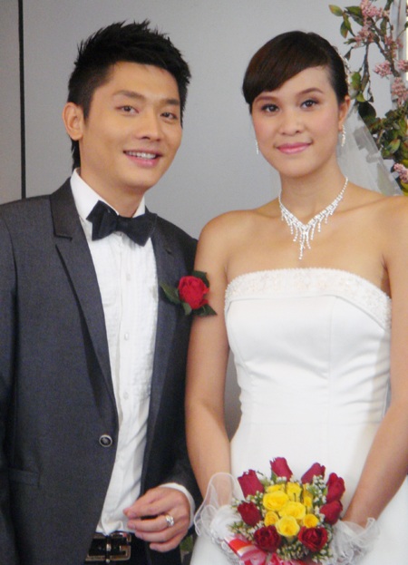 “Chân dài” Phương Mai xinh đẹp trong ngày cưới - 10 “Chân dài” Phương Mai xinh đẹp trong ngày cưới - 10