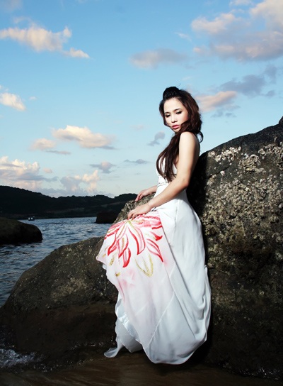 Phương Oanh “bầm dập” vì đóng vai công an - 6 Phương Oanh “bầm dập” vì đóng vai công an - 6