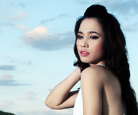 Phương Oanh “bầm dập” vì đóng vai công an - 7 Phương Oanh “bầm dập” vì đóng vai công an - 7