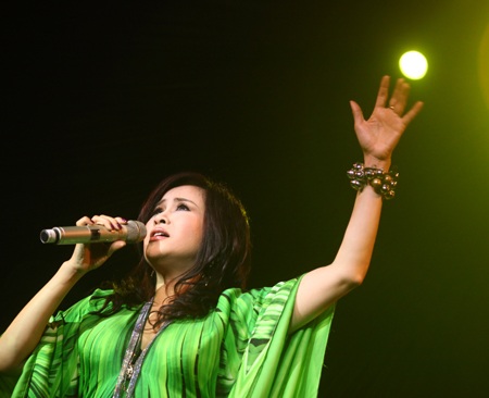 Anh Khoa trở thành khách mời của Thanh Lam, Uyên Linh - 1 Anh Khoa trở thành khách mời của Thanh Lam, Uyên Linh - 1