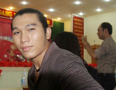 Trà Ngọc Hằng cùng Ngọc Tình làm từ thiện dịp Trung thu - 5 Trà Ngọc Hằng cùng Ngọc Tình làm từ thiện dịp Trung thu - 5