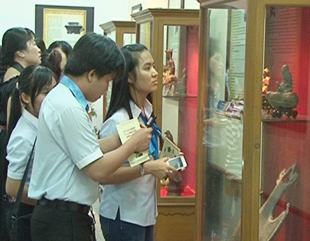 Triển lãm cổ vật đồng thời Nguyễn - 1 Triển lãm cổ vật đồng thời Nguyễn