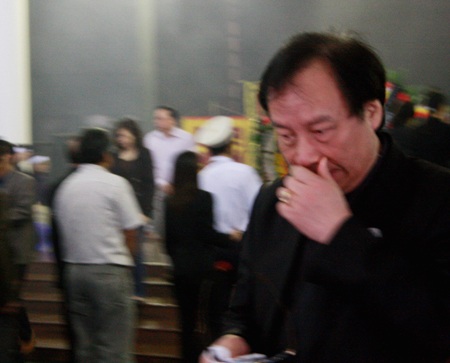 Đông đảo nghệ sĩ tiễn đưa NSND Trọng Khôi về nơi an nghỉ