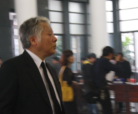 Đông đảo nghệ sĩ tiễn đưa NSND Trọng Khôi về nơi an nghỉ