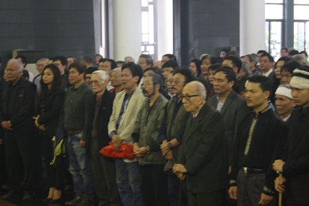 Đông đảo nghệ sĩ tiễn đưa NSND Trọng Khôi về nơi an nghỉ