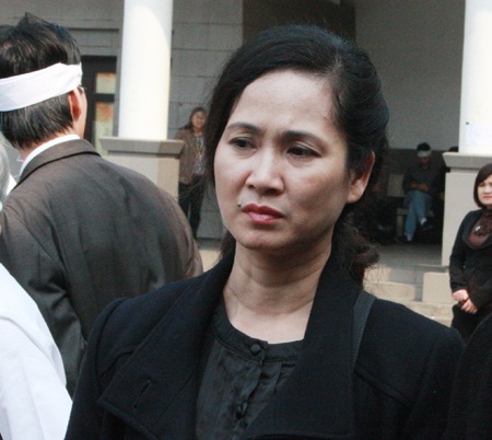 Đông đảo nghệ sĩ tiễn đưa NSND Trọng Khôi về nơi an nghỉ