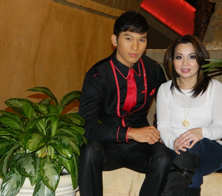 Ngọc Tình sang Mỹ… làm tóc