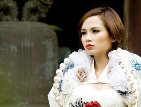 Hoa hậu Diễm Hương kiều diễm