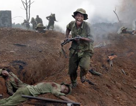 “Có tuổi đôi mươi thành sóng nước...” (*) - 2