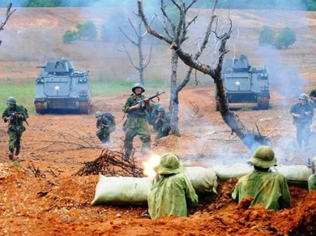 “Có tuổi đôi mươi thành sóng nước...” (*) - 6