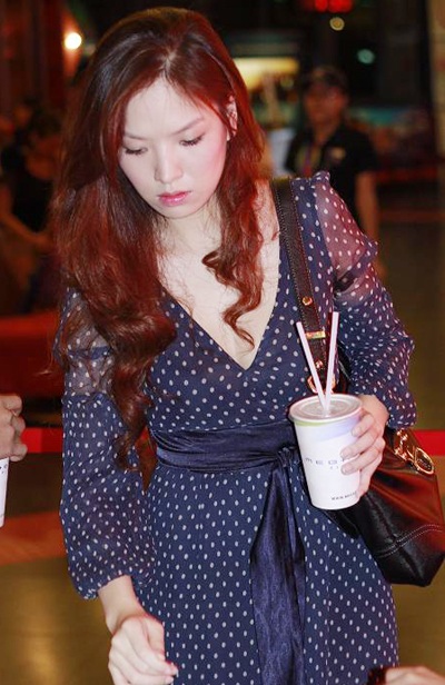 Sau khi sinh con, Đan Lê dường như ngày càng đẹp hơn...